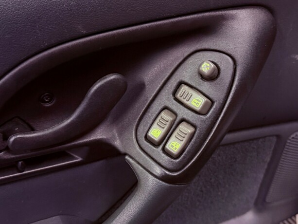 chevrolet-camaro-bensin-1993-big-22