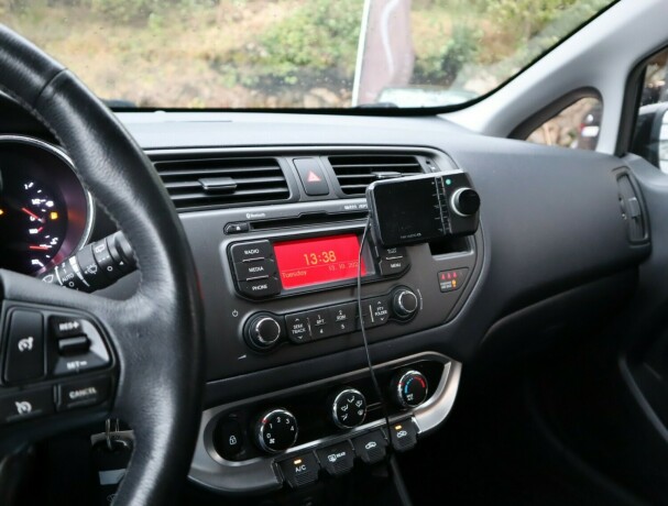 kia-rio-bensin-2013-big-10