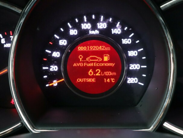 kia-rio-bensin-2013-big-22