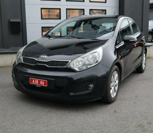 kia-rio-bensin-2013-big-2