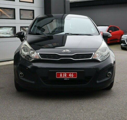 kia-rio-bensin-2013-big-4