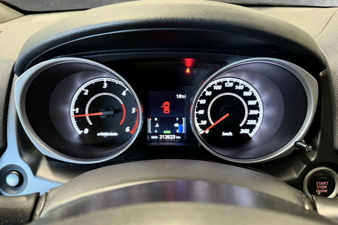 mitsubishi-asx-diesel-2011-big-22