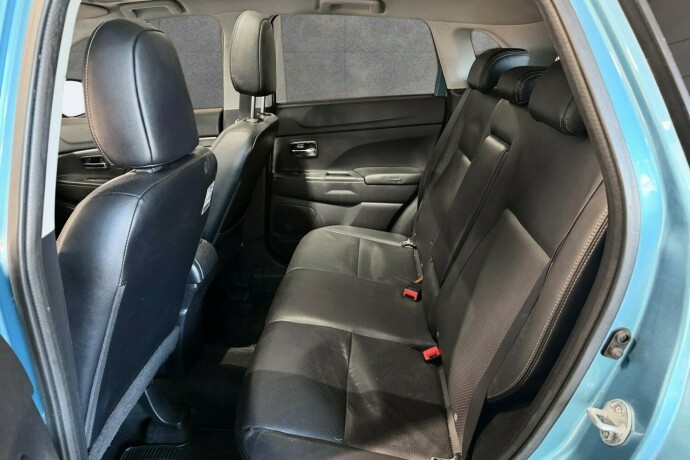 mitsubishi-asx-diesel-2011-big-10