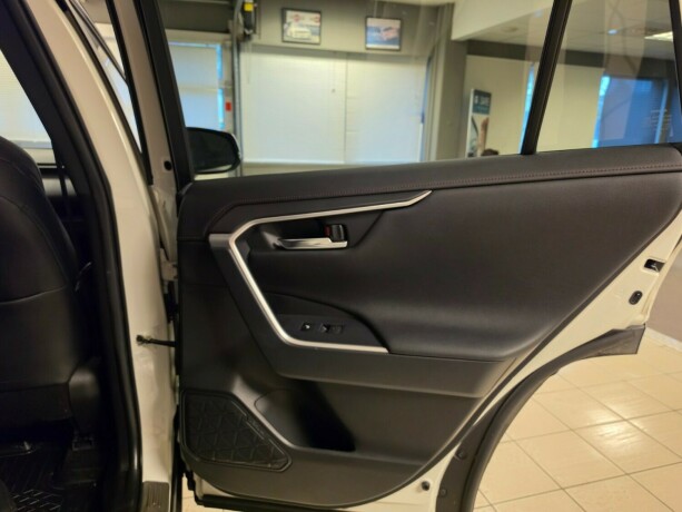 toyota-rav4-plug-in-petrol-2021-big-19