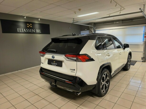 toyota-rav4-plug-in-petrol-2021-big-5