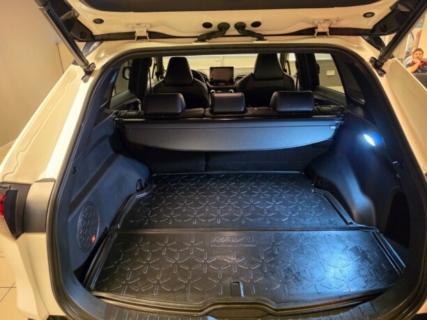 toyota-rav4-plug-in-petrol-2021-big-20