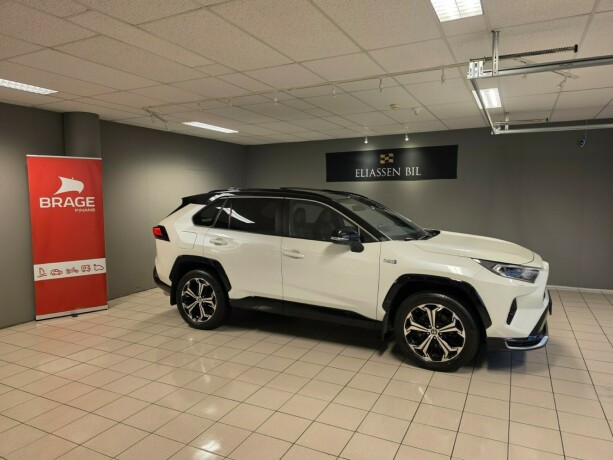 toyota-rav4-plug-in-petrol-2021-big-2