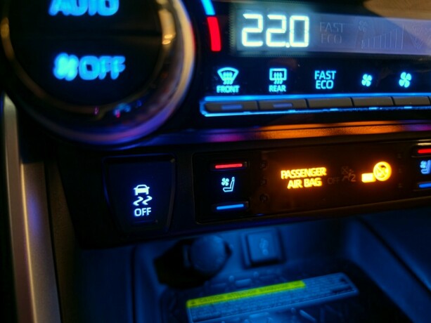 toyota-rav4-plug-in-petrol-2021-big-32
