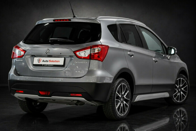 suzuki-sx4-s-cross-bensin-2015-big-1