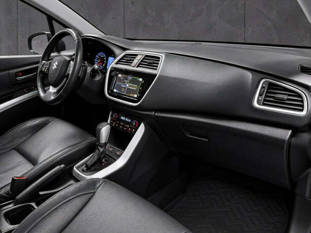 suzuki-sx4-s-cross-bensin-2015-big-7