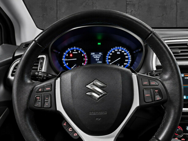 suzuki-sx4-s-cross-bensin-2015-big-14