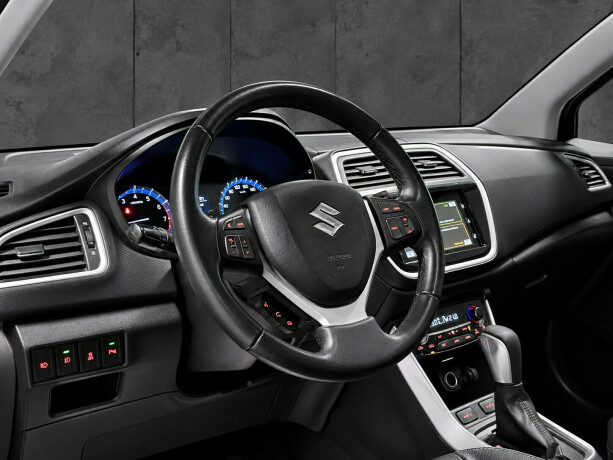 suzuki-sx4-s-cross-bensin-2015-big-17