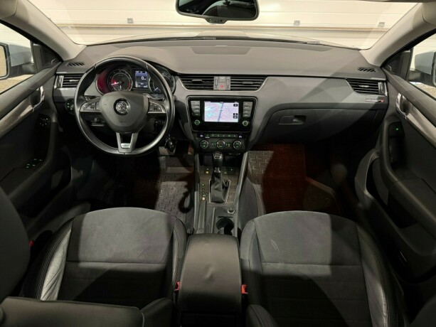 skoda-octavia-scout-bensin-2016-big-16