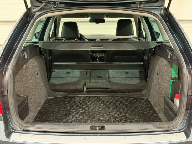 skoda-octavia-scout-bensin-2016-big-14