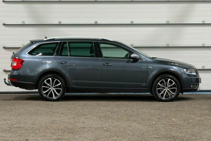 skoda-octavia-scout-bensin-2016-big-1