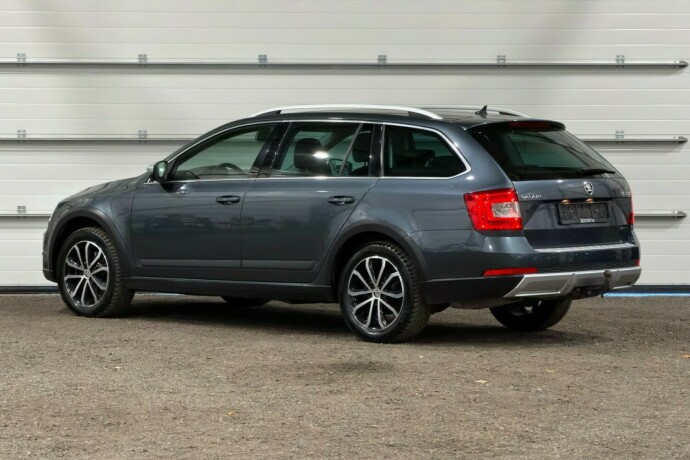 skoda-octavia-scout-bensin-2016-big-3