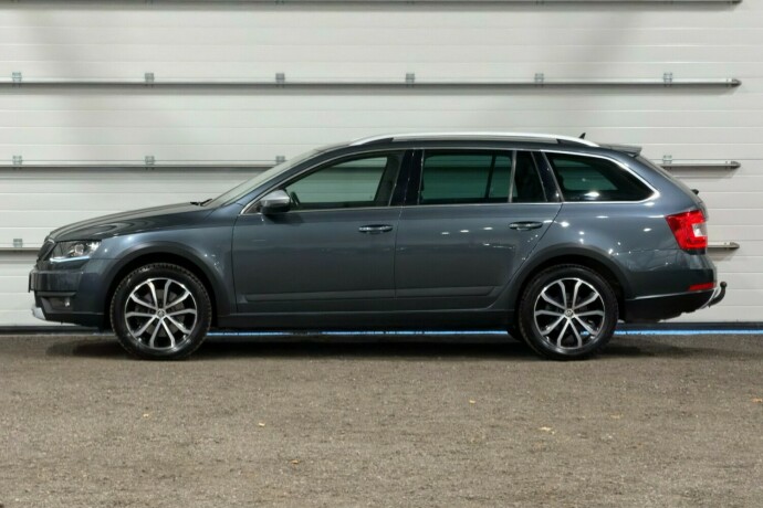 skoda-octavia-scout-bensin-2016-big-4