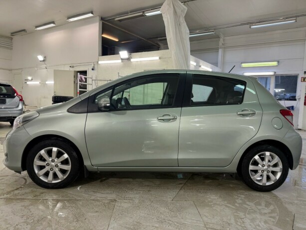 toyota-yaris-bensin-2012-big-6