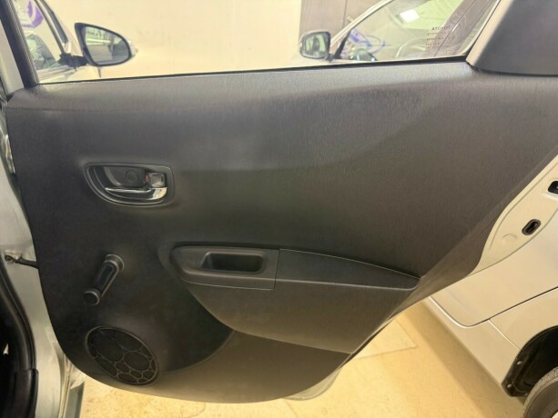 toyota-yaris-bensin-2012-big-11