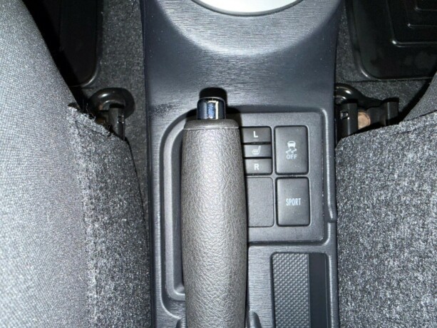 toyota-yaris-bensin-2012-big-21