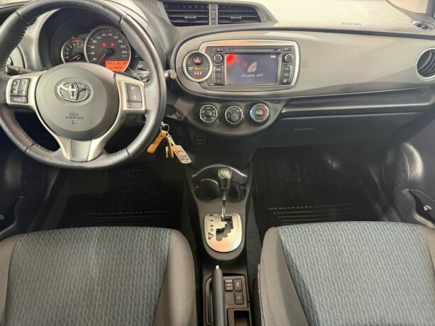 toyota-yaris-bensin-2012-big-15