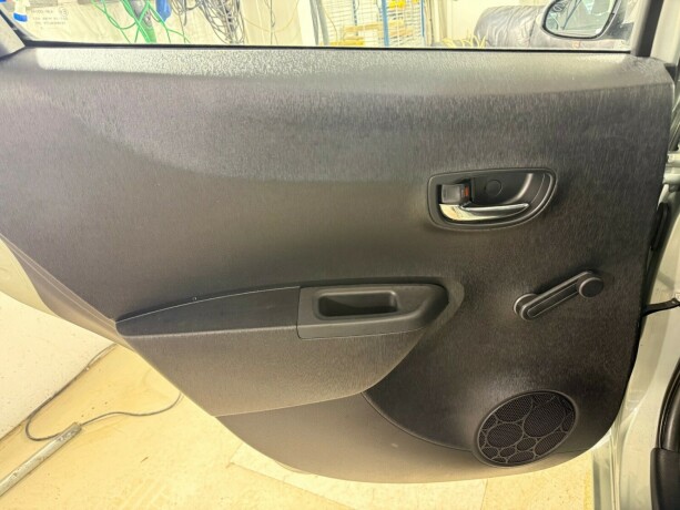 toyota-yaris-bensin-2012-big-17