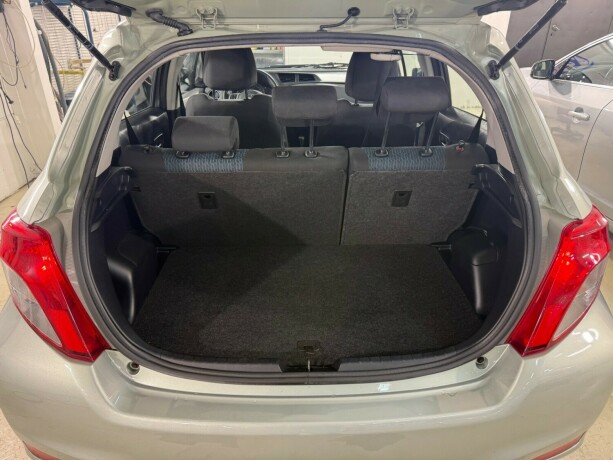 toyota-yaris-bensin-2012-big-14