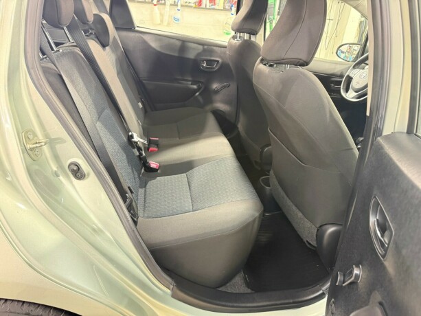 toyota-yaris-bensin-2012-big-12