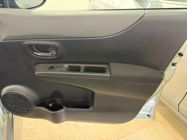 toyota-yaris-bensin-2012-big-9