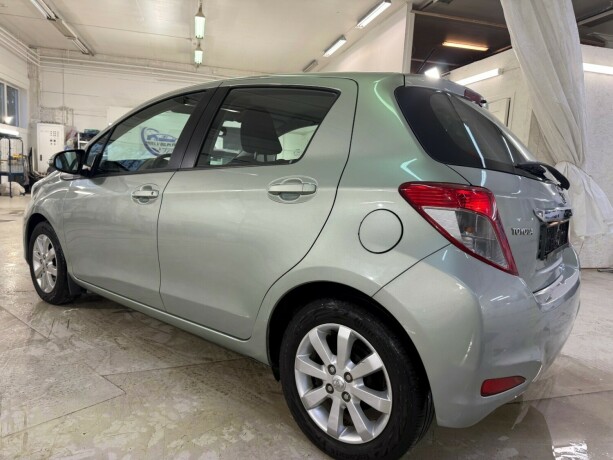 toyota-yaris-bensin-2012-big-5