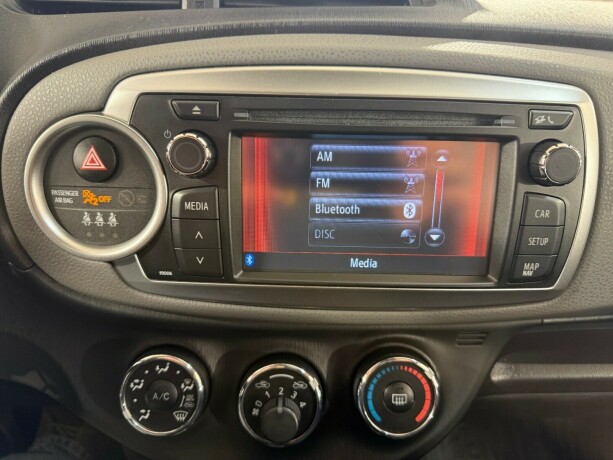 toyota-yaris-bensin-2012-big-25