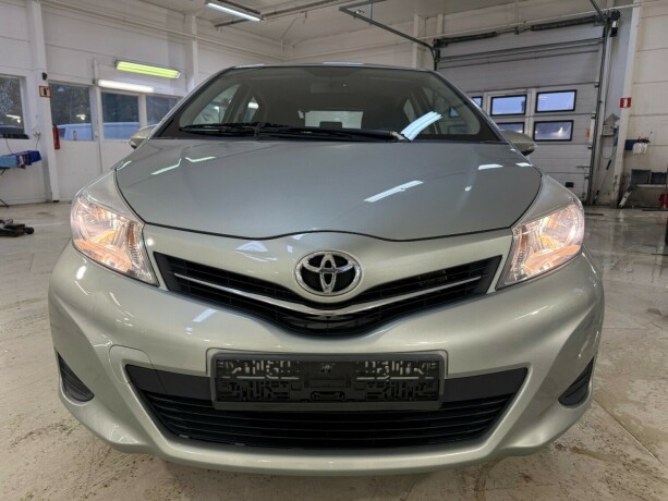 toyota-yaris-bensin-2012-big-8