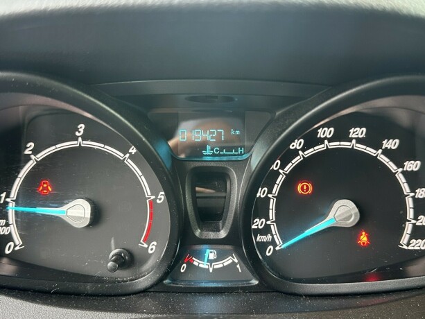 ford-transit-courier-diesel-2024-big-12