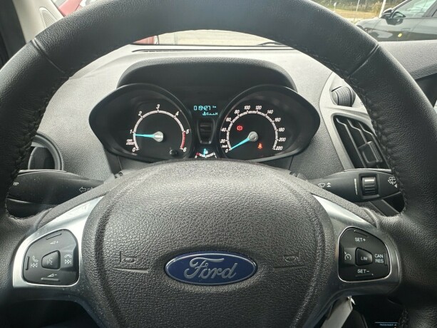 ford-transit-courier-diesel-2024-big-9