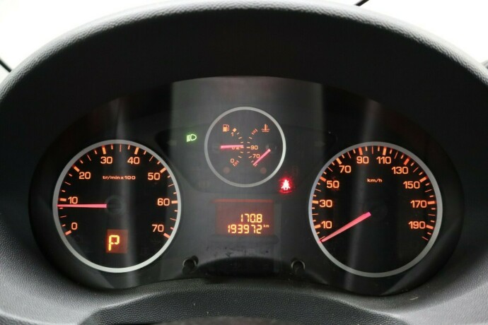 toyota-proace-diesel-2015-big-22