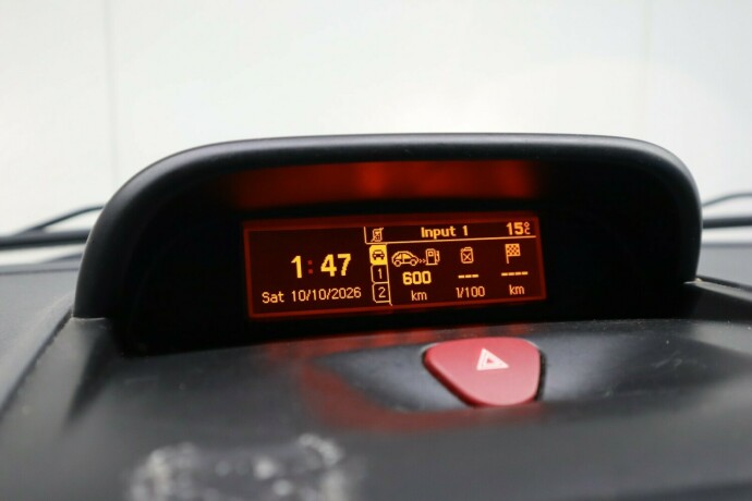 toyota-proace-diesel-2015-big-15