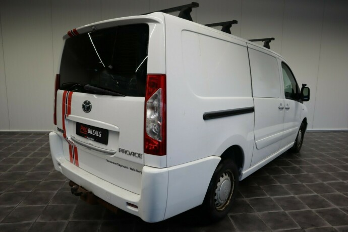 toyota-proace-diesel-2015-big-5