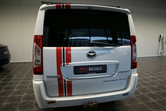 toyota-proace-diesel-2015-big-6