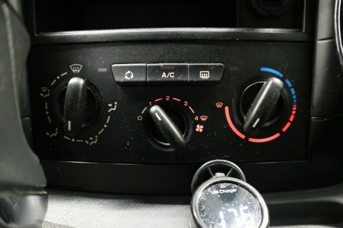toyota-proace-diesel-2015-big-24