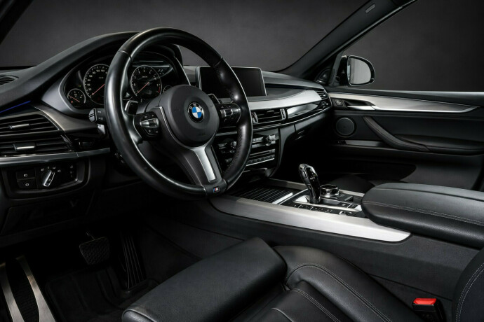 bmw-x5-elektrisitetbensin-2019-big-14