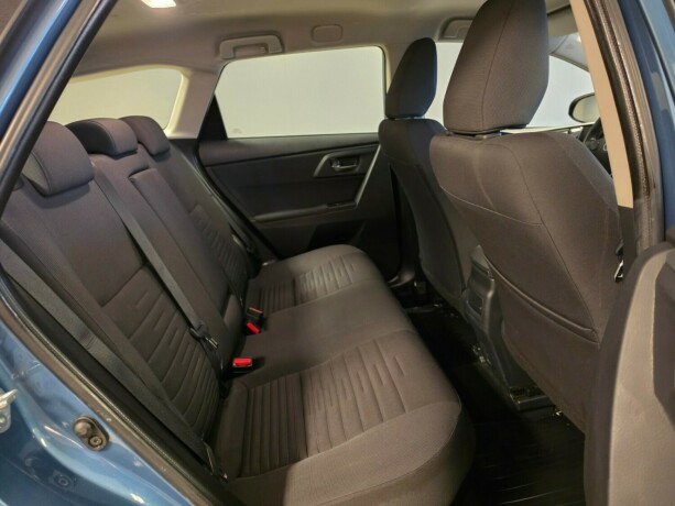 toyota-auris-elektrisitetbensin-2015-big-16
