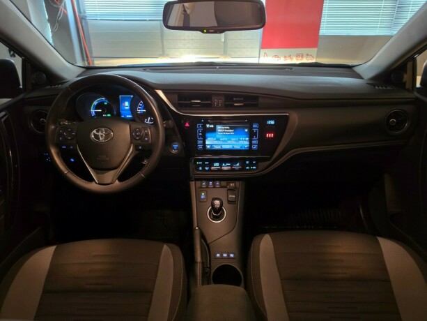 toyota-auris-elektrisitetbensin-2015-big-26