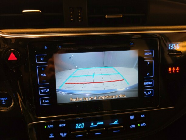 toyota-auris-elektrisitetbensin-2015-big-22