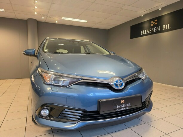 toyota-auris-elektrisitetbensin-2015-big-8