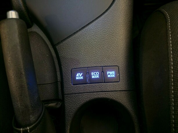 toyota-auris-elektrisitetbensin-2015-big-20