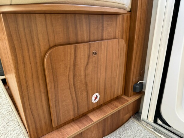 hymer-ex-598-b-f248rerkort-mulighet-queensbed-senkeseng-truma-kombi-stort-kj248leskap-lettkj248rt-diesel-2017-big-27