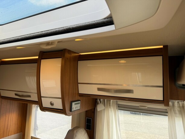 hymer-ex-598-b-f248rerkort-mulighet-queensbed-senkeseng-truma-kombi-stort-kj248leskap-lettkj248rt-diesel-2017-big-37