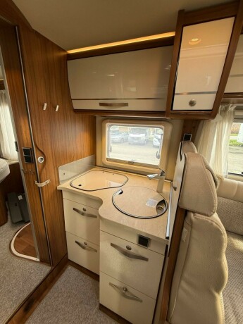 hymer-ex-598-b-f248rerkort-mulighet-queensbed-senkeseng-truma-kombi-stort-kj248leskap-lettkj248rt-diesel-2017-big-33