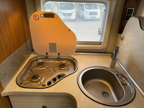 hymer-ex-598-b-f248rerkort-mulighet-queensbed-senkeseng-truma-kombi-stort-kj248leskap-lettkj248rt-diesel-2017-big-34