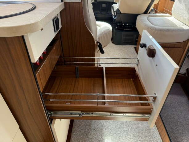 hymer-ex-598-b-f248rerkort-mulighet-queensbed-senkeseng-truma-kombi-stort-kj248leskap-lettkj248rt-diesel-2017-big-43